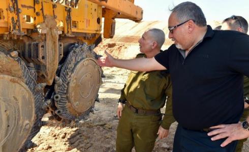 وزير الأمن الإسرائيلي أفيغدور ليبرمان على حدود غزة