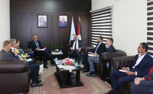 الشلالدة يبحث مع رئيس البعثة الأوروبية تعزيز التعاون