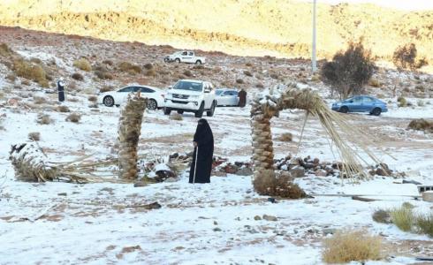 ثلوج على مرتفعات جبال اللوز في السعودية