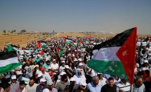 مواطنون يشاركون في مسيرات العودة الكبرى شرق قطاع غزة