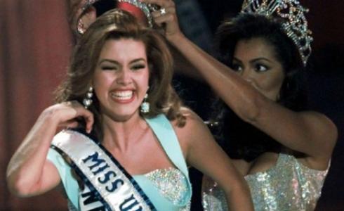 فازت ماشادو بلقب ملكة جمال الكون عام 1996