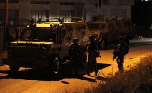 الاحتلال يعتقل 12 مقدسيا