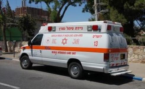 سيارة إسعاف تتبع نجمة داود الحمراء