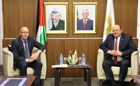 خبر للنشر: محافظ سلطة النقد يلتقي بنائب المنسق الخاص لعملية السلام في الشرق الأوسط