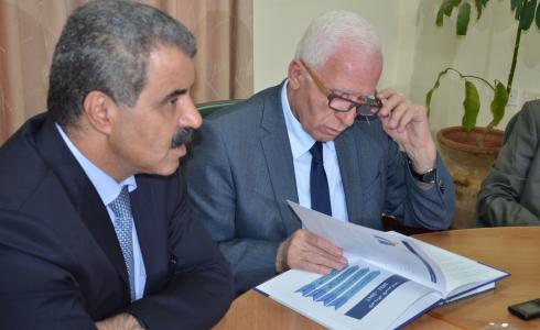 الأحمد يتسلم التقرير السنوي لديوان الرقابة المالية والإدارية 