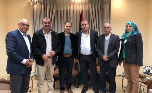 الوزير ناصر قطامي خلال لقائه مع وفد اتحاد الجمعيات التعاونية الزراعية في فلسطين