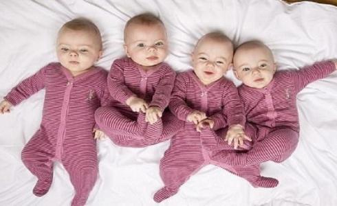 أربعة توائم 
