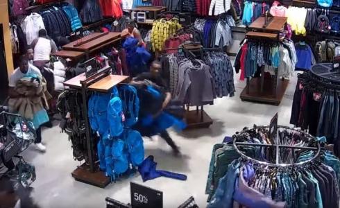 متجر الملابس