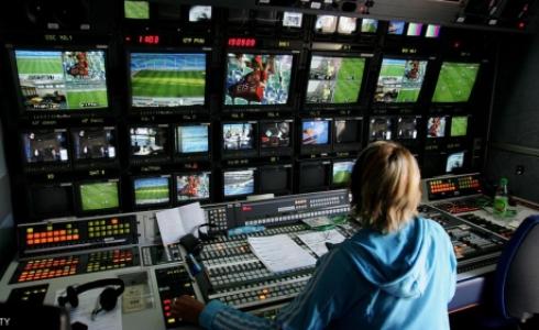 رئيس الوزراء الجزائري اتهم بعض محطات تلفزيونية بممارسة التشهير