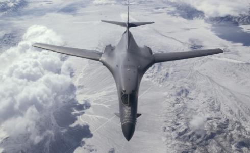 القاذفة بي-1