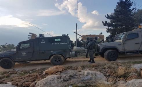 الاحتلال يوقف العمل بشق طريق زراعي " ارشيفية " 
