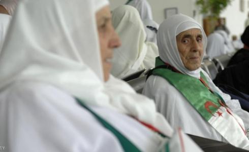 حجاج جزائريون في مطار العاصمة قبيل توجههم إلى مكة 