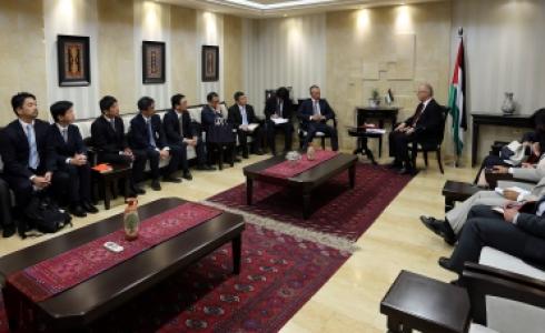 الحمد الله يبحث مع وفد من رجال الأعمال اليابانيين