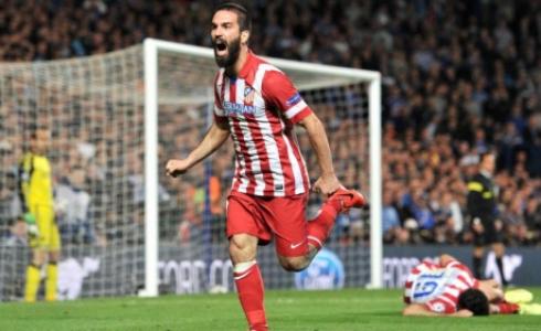 لاعب وسط برشلونة الاسباني