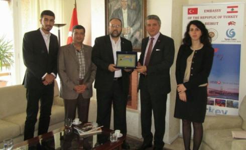 ممثل حماس يزور السفير التركي بلبنان