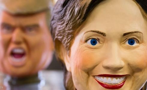 تمثال لكلينتون وترامب