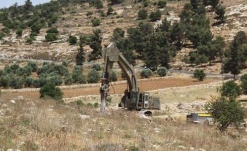 تجريف أراضٍ في منطقة خرسا جنوب بلدة دورا