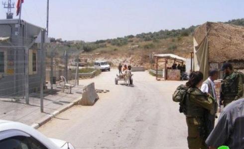 الاحتلال يواصل إغلاق مدخل بلدة عزون  أرشيف