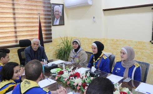 محافظ غزة يستقبل وفدًا من مجموعة العميد الكشفية