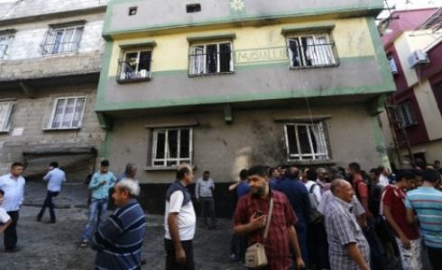 أصيب أكثر من تسعين شخصا في التفجير الذي يعتقد أن انتحاريا نفذه