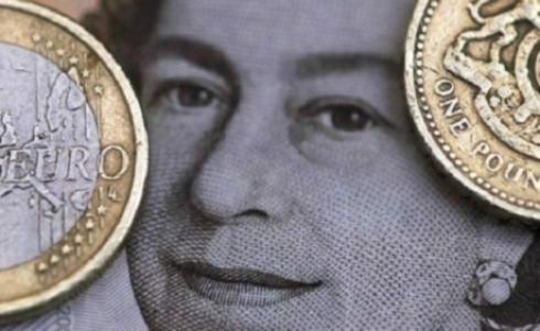 يتعرض الجنيه الإسترليني لضغوط في الاتجاه الهابط منذ 23 يونيو/ حزيران الماضي