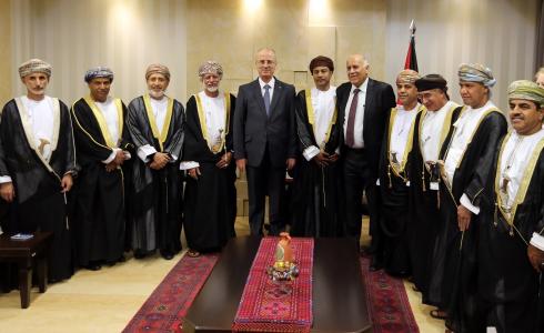 الحمد الله يستقبل الوفد العماني