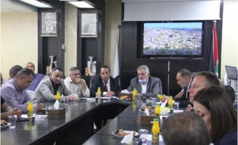 غنيم: تخصيص مشروع متكامل لحل مشكلة المياه العادمة المزمنة في يطا