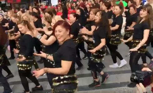 فتيات تركيات يتراقصن على اغنية بشرة خير 