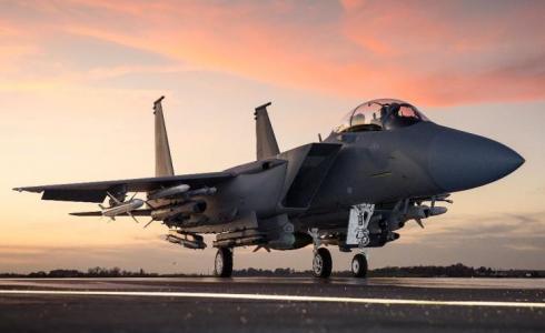 طائرة حربية