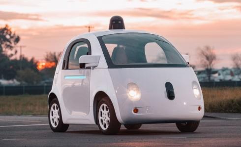 سيارة تابعة لشركة مايكروسفت