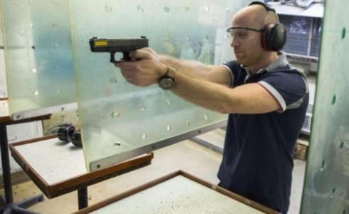 حارس أمن اسرائيلي