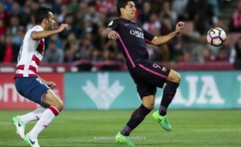 سواريز يحاول المرور