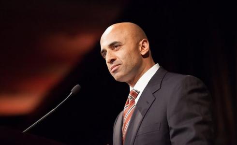 يوسف العتيبة