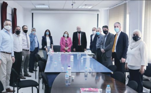 وزيرة الصحة مع رئيس جمعية الهلال- نابلس