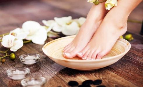 العناية بالقدمين