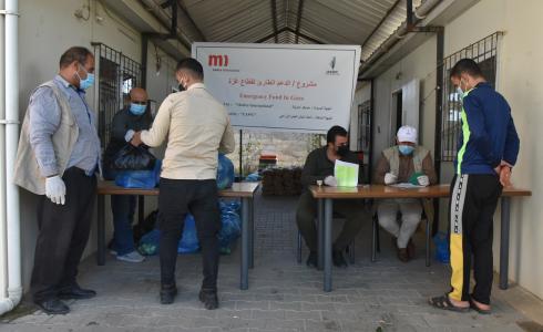 العمل الزراعي يوزع 363 طرد غذائي على الأسر المستورة في شمال غزة