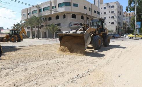 بلدية غزة تشرع بصيانة شارع الأقصى غرب مدينة غزة