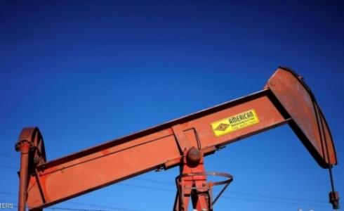 ارتفع النفط مدفوعا بالتزام المنتجين تخفيض الإنتاج