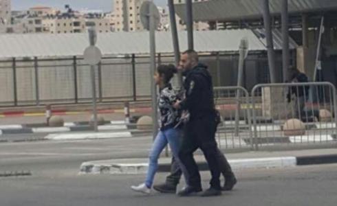 اعتقال طفلة فلسطينية