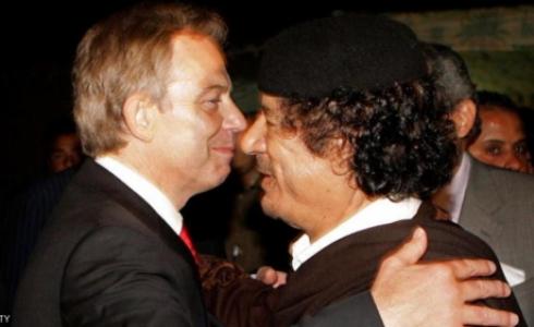 القذافي مع توني بلير، رئيس الوزراء البريطاني الأسبق