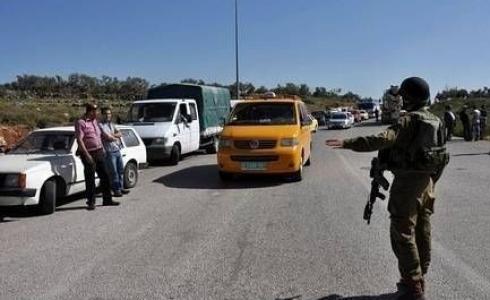 جيش الاحتلال نصبت حاجزا عسكريا على المدخل الرئيس الغربي للبلدة