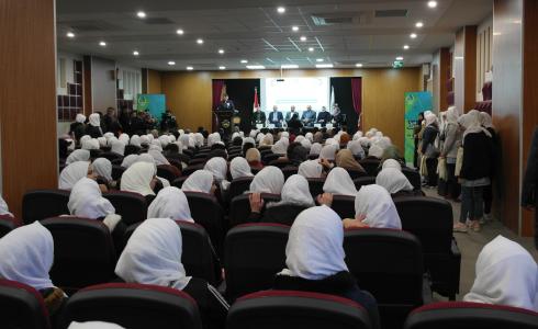 التربية تنظم يوماً إرشادياً لطلبة الإنجاز بجامعة القدس المفتوحة