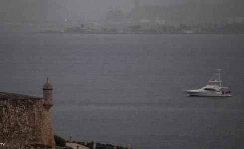 85 يوما - يقطع المحيط الأطلسي للوصول إلى والده