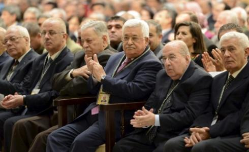 الرئيس عباس خلال الجلسة الافتتاحية للمؤتمر