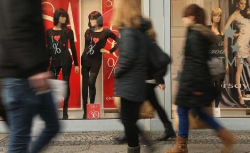 يتسوقون في برلين - أرشيفية