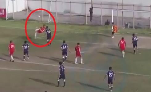 لاعب فلسطيني يسجل هدفا خياليا