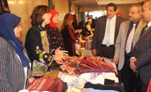 من افتتاح البازار الخيري بالقاهرة