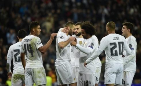 لاعبو ريال مدريد يحتفلون بأحد الأهداف