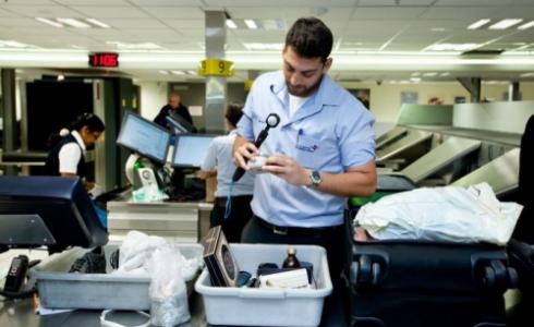الاجراءات الامنية في المطارات