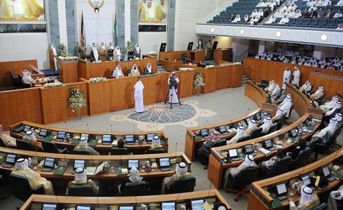 نواب البرلمان الكويتي يفتحون النار على الحكومة : لا للوافدين